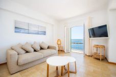 Ferienwohnung in Cala Bona - Duplex Voramar Seafront MHM- wifi gratis